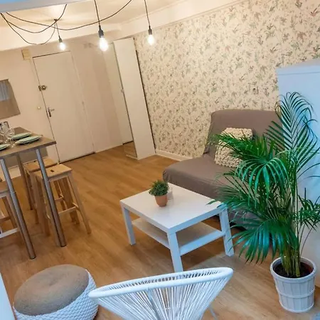 Au Calme + Parking Apartament Caen